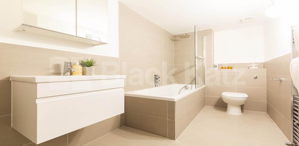 			STUNNING 3 BEDROOM WAREHOUSE CONVERSION , 3 Bedroom, 1 bath, 1 reception Apartment			 EAGLE HOUSE-EAGLE WHARF ROAD, ANGEL-OLD STREET-SHOREDITCH